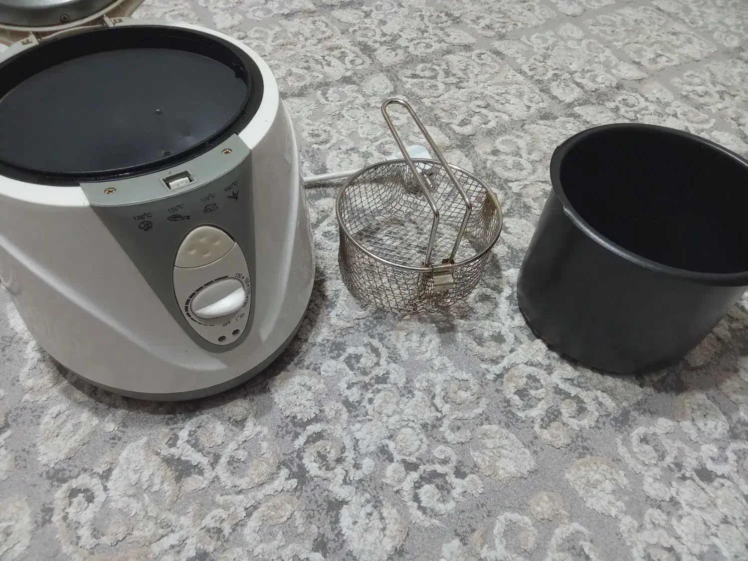 سرخکن نیم لیتری کاملا سالم|اجاق گاز و لوازم برقی پخت‌وپز|تهران, علم و صنعت|دیوار