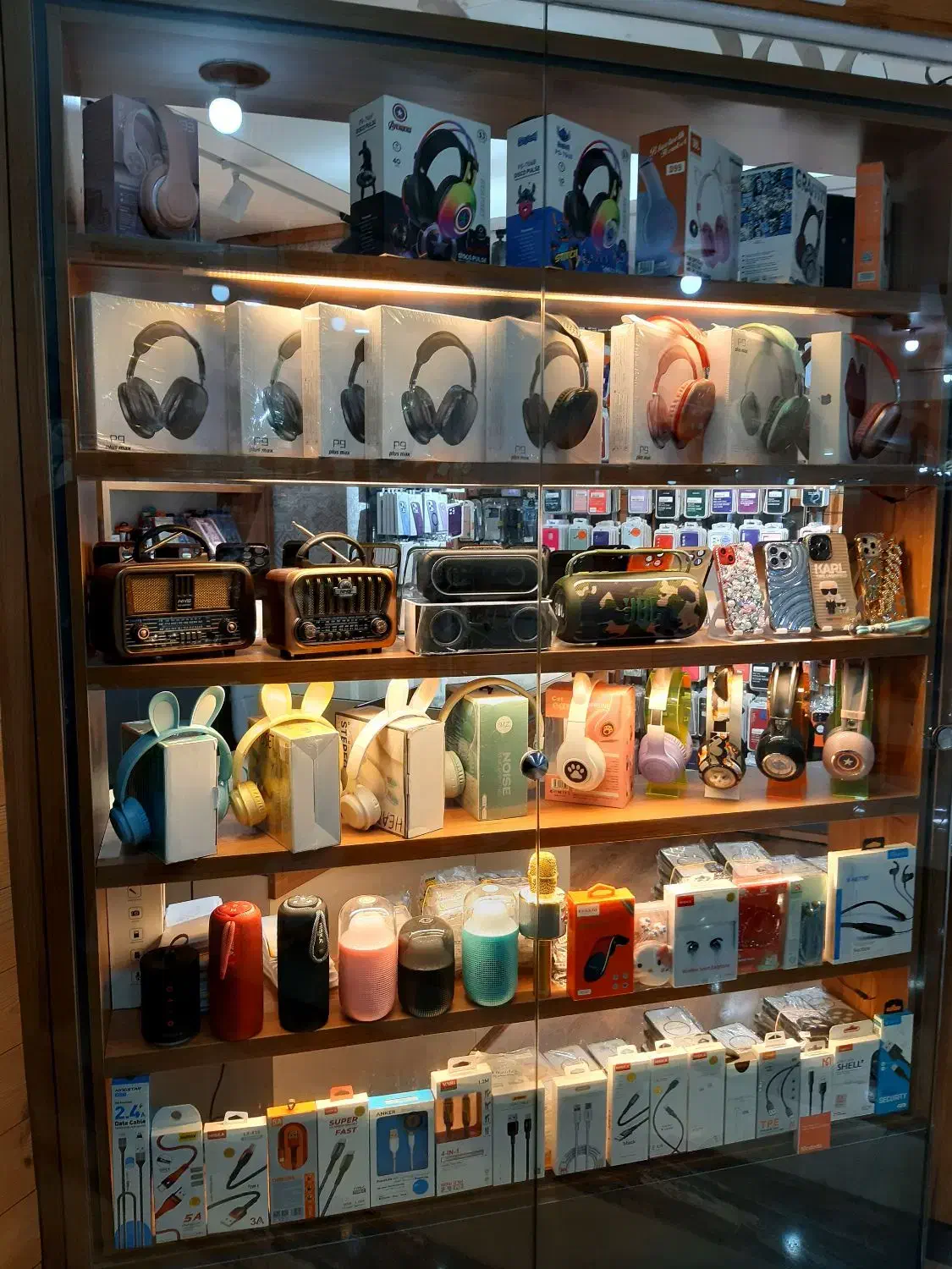 واگذاری اجناس لوازم جانبی موبایل|لوازم جانبی موبایل و تبلت|شهرکرد, |دیوار