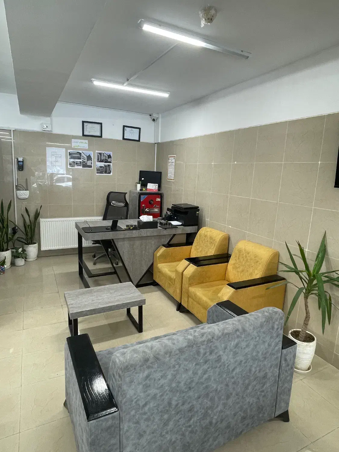 استخدام مشاور املاک با درامد بالا|استخدام بازاریابی و فروش|اصفهان, سپاهانشهر|دیوار