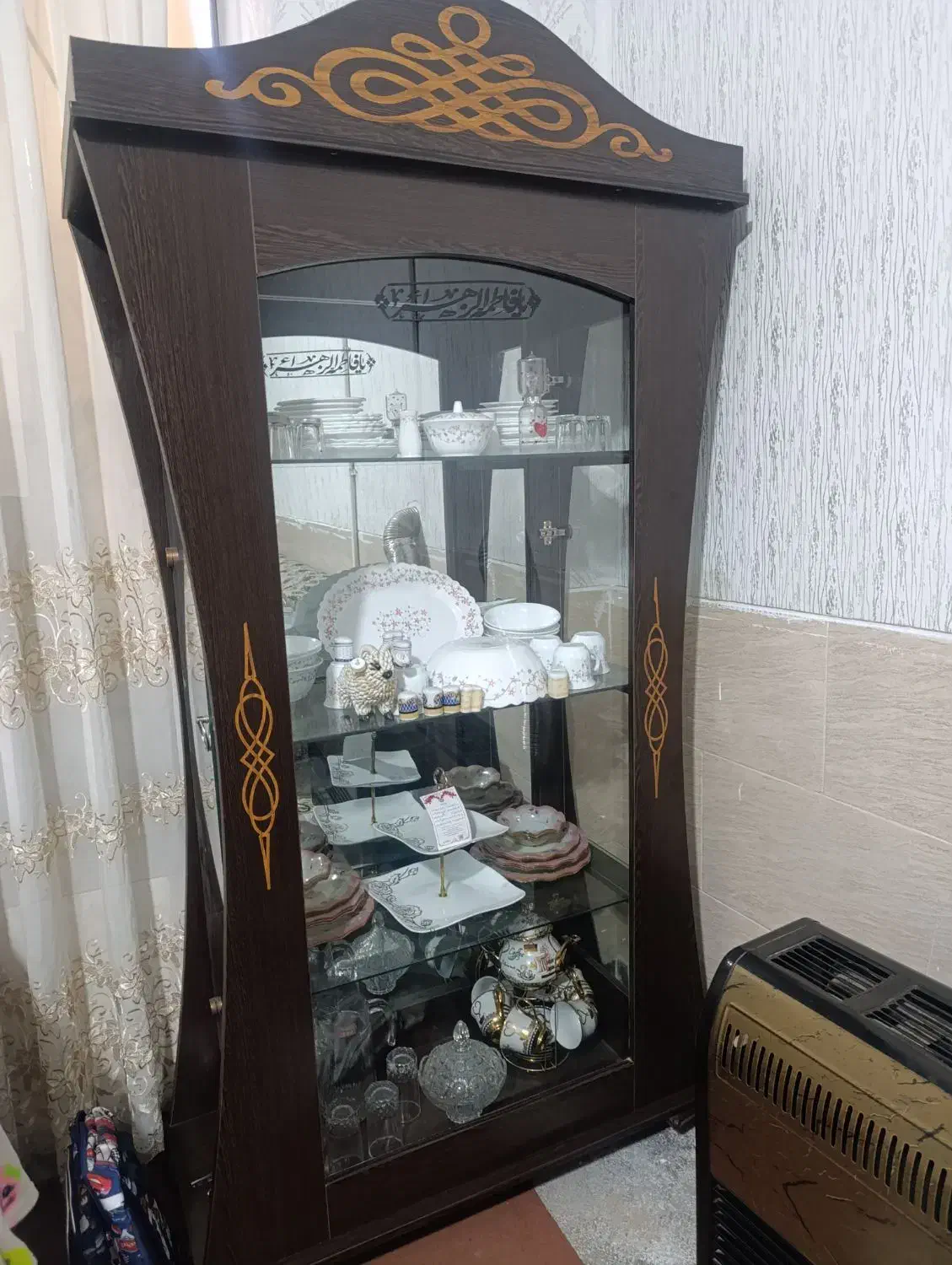 بوفه تمیز در حد نو|بوفه، ویترین، کنسول|شیراز, شریف‌آباد|دیوار
