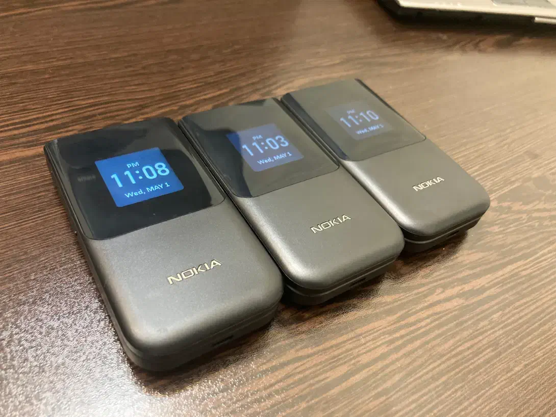 گوشی تاشو نوکیا 2720 اصل ویتنام رجیستر شده Nokia|موبایل|تهران, جنت‌آباد مرکزی|دیوار