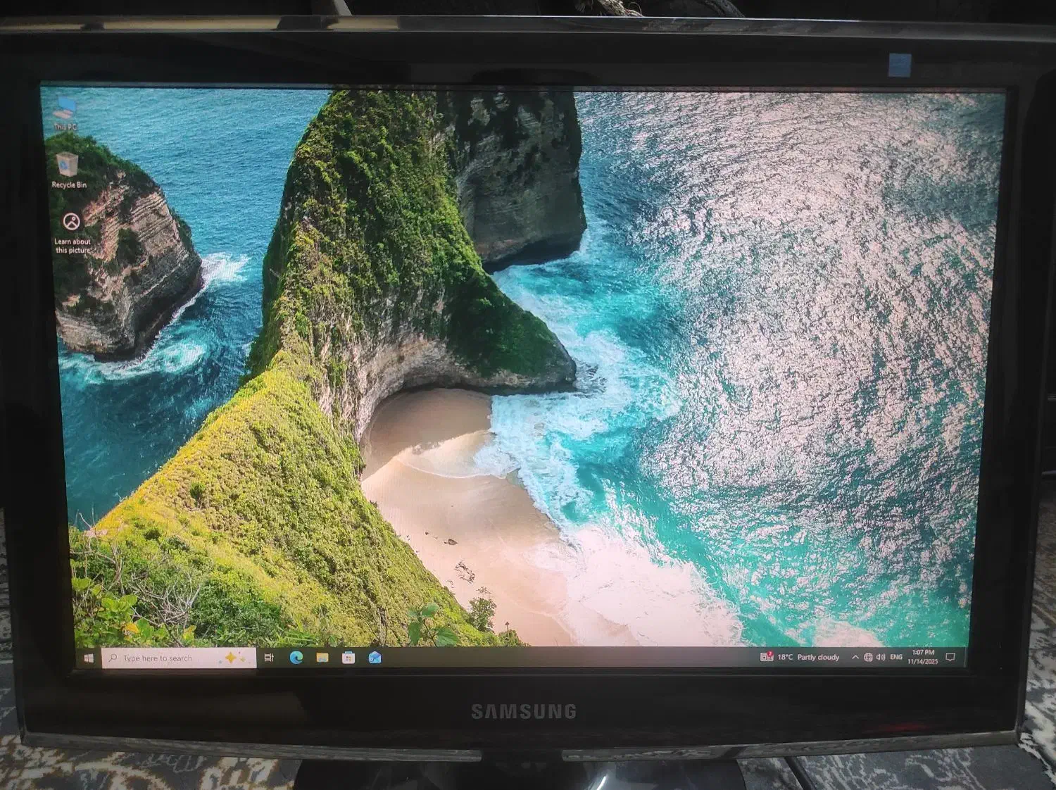 مانیتور SAMSUNG /20|قطعات و لوازم جانبی رایانه|تهران, شهرک فردوس (حسینی)|دیوار