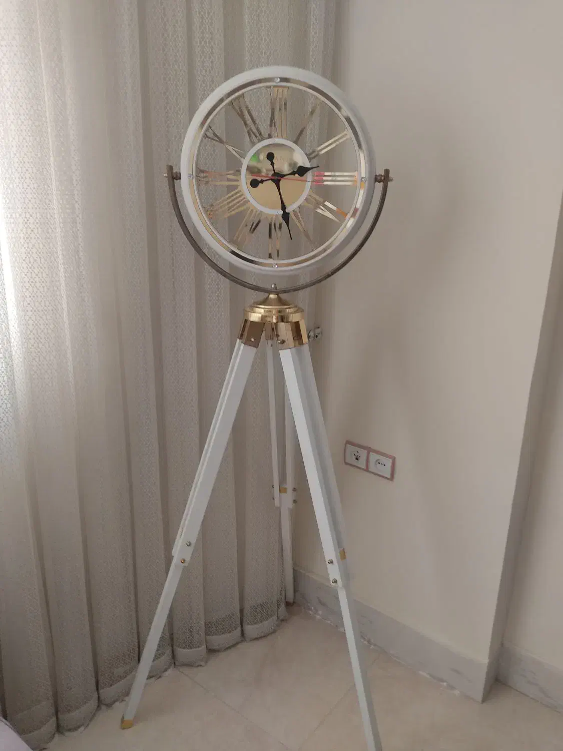 ساعت ایستاده|ساعت دیواری و تزئینی|بروجرد, |دیوار