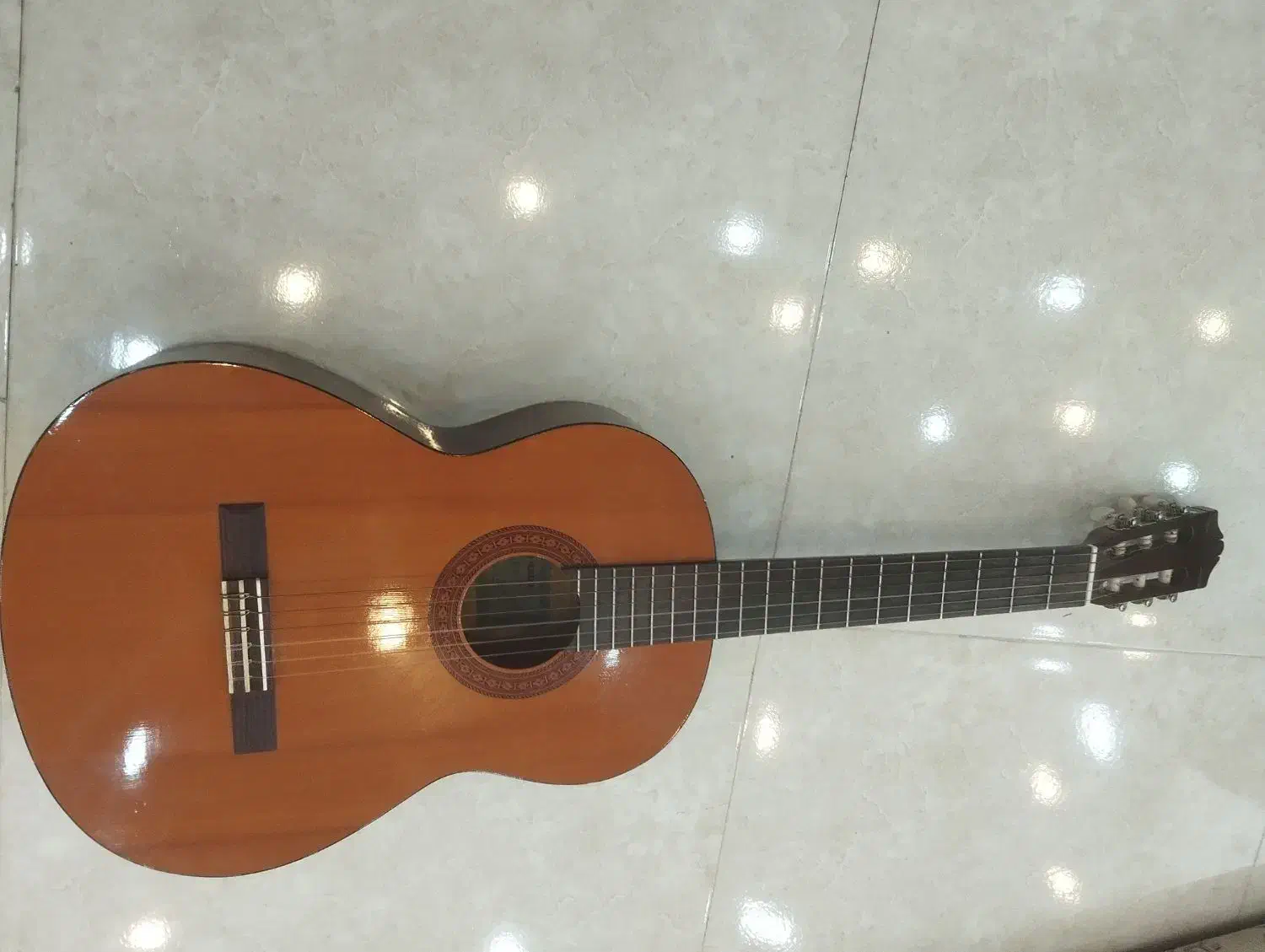 گیتار یاماهای c40 سالم و خوش صدا فروش فوری|گیتار، بیس، امپلیفایر|سنندج, |دیوار