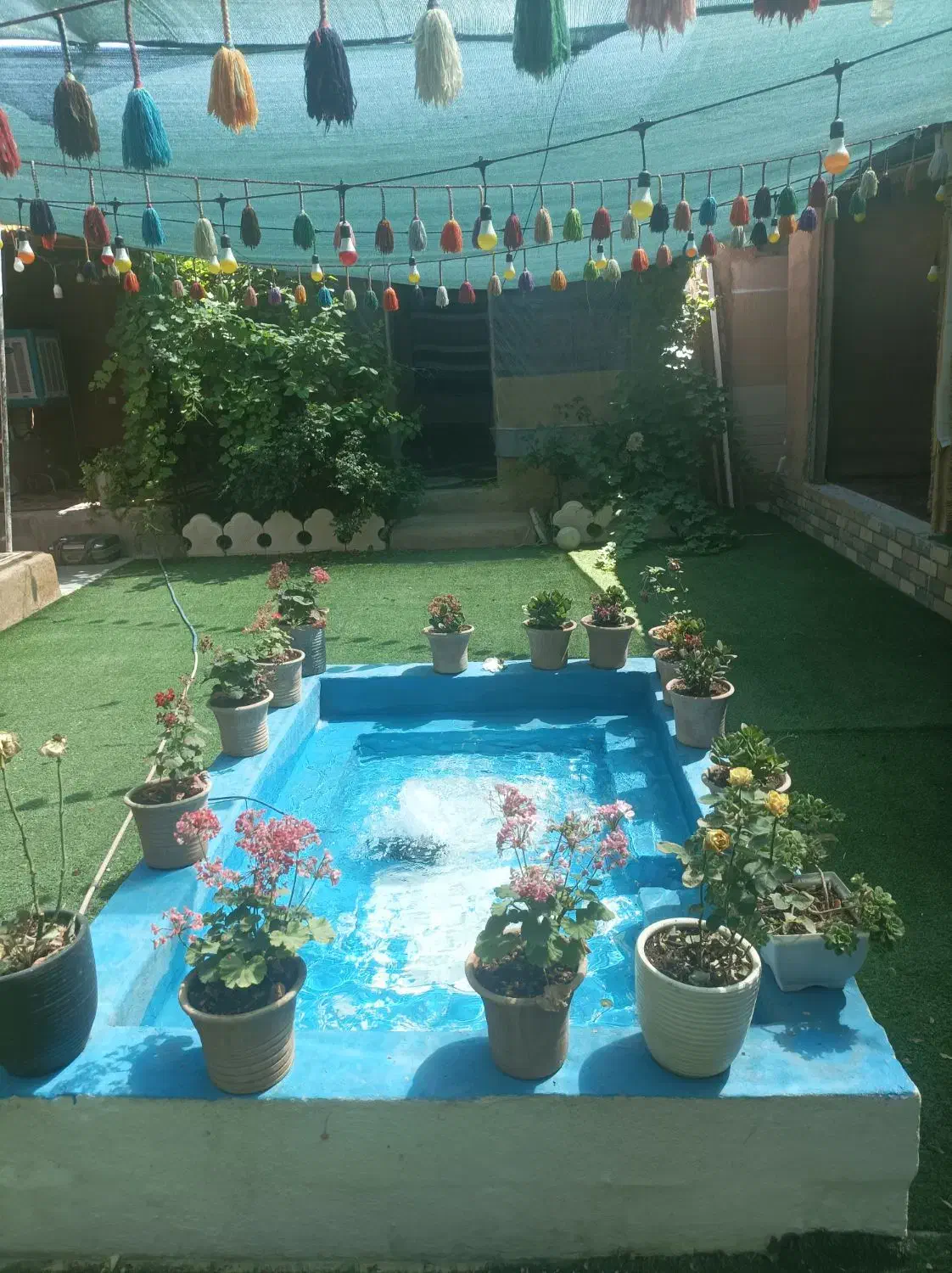 نیروی خانم کافه رستوران|استخدام خدمات فروشگاه و رستوران|مرودشت, ابوذر شمالی‎|دیوار