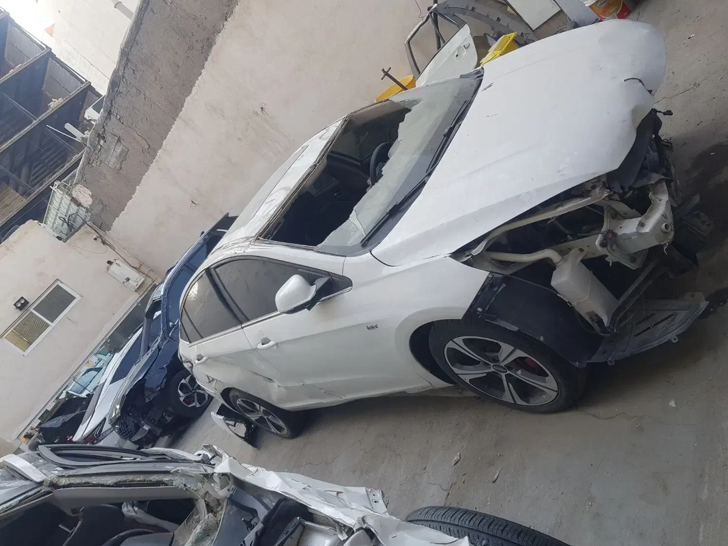 ماشین تصادفی|خودرو سواری و وانت|مشهد, مقدم|دیوار