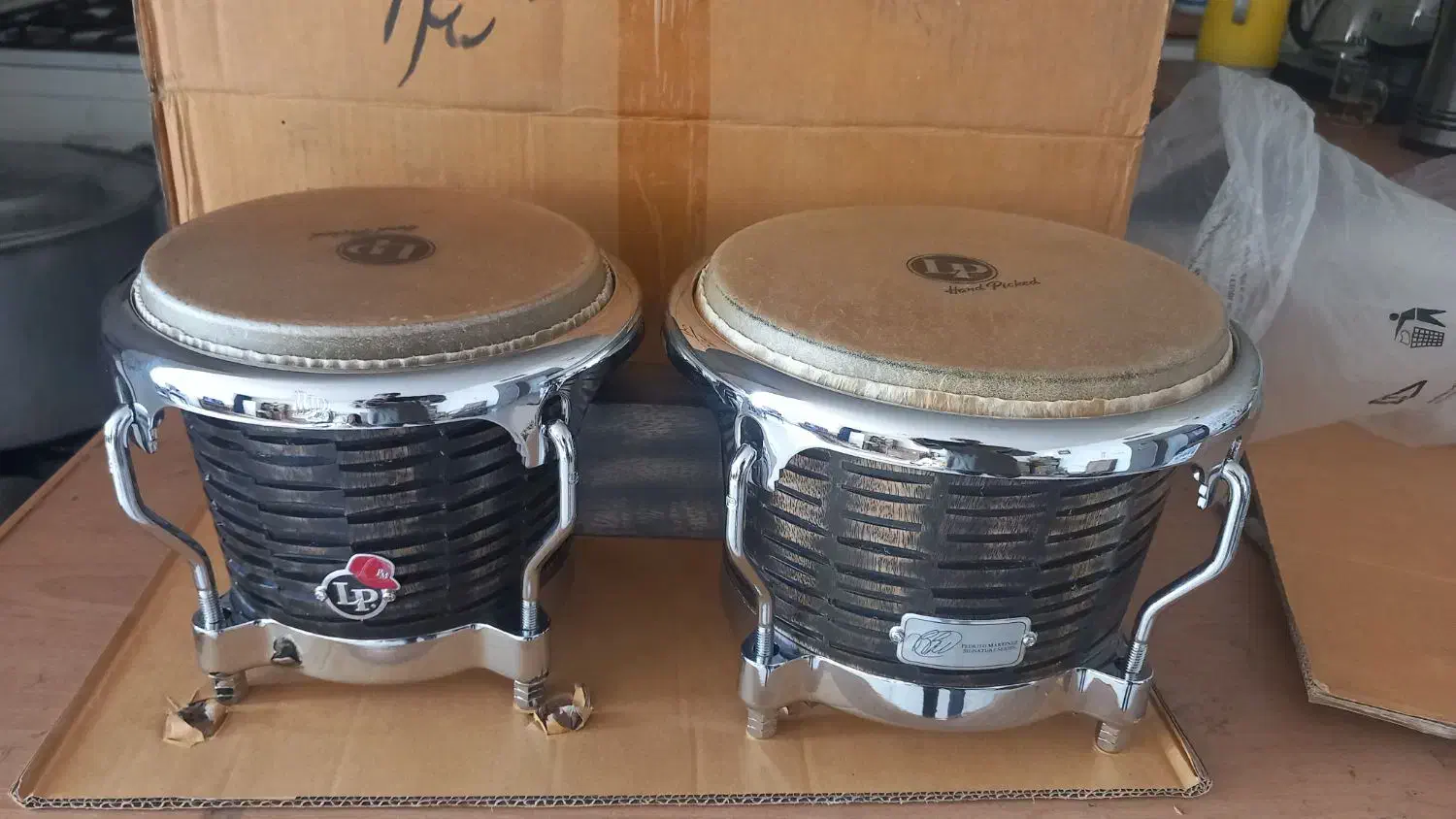 بانگو LP|درام و پرکاشن|اصفهان, بهارستان|دیوار