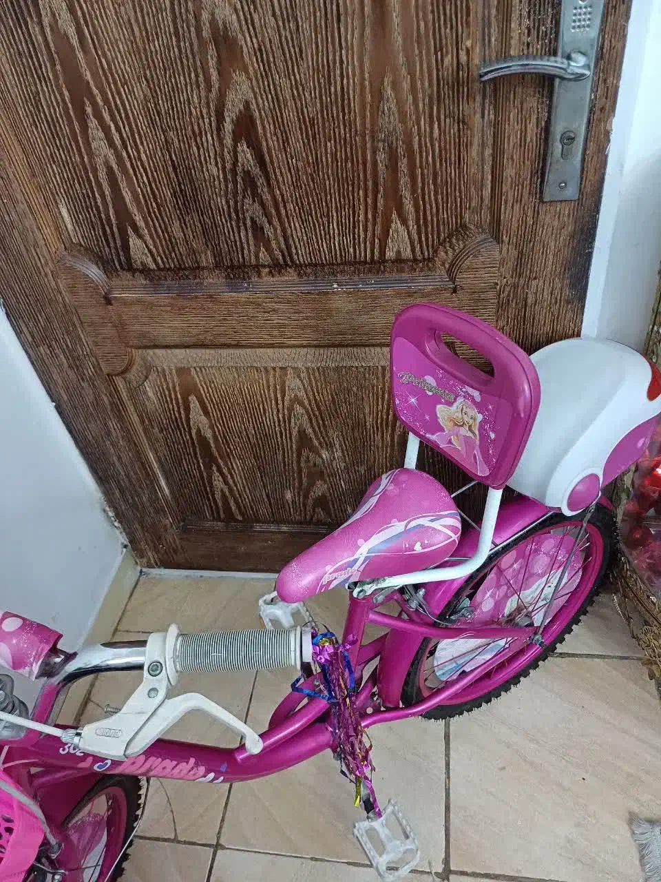 دوچرخه سایز۲۰مناسب کادو.داخل منزل استفاده شده|دوچرخه، اسکیت، اسکوتر|تهران, تهرانسر غربی|دیوار