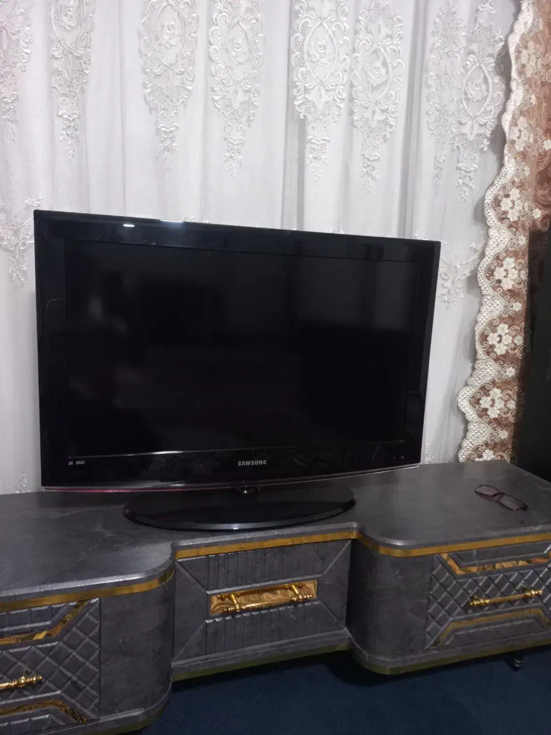 تلویزیون 32 اینچ سامسونگ سالم با کارتن|تلویزیون و پروژکتور|ورامین, ورامین|دیوار