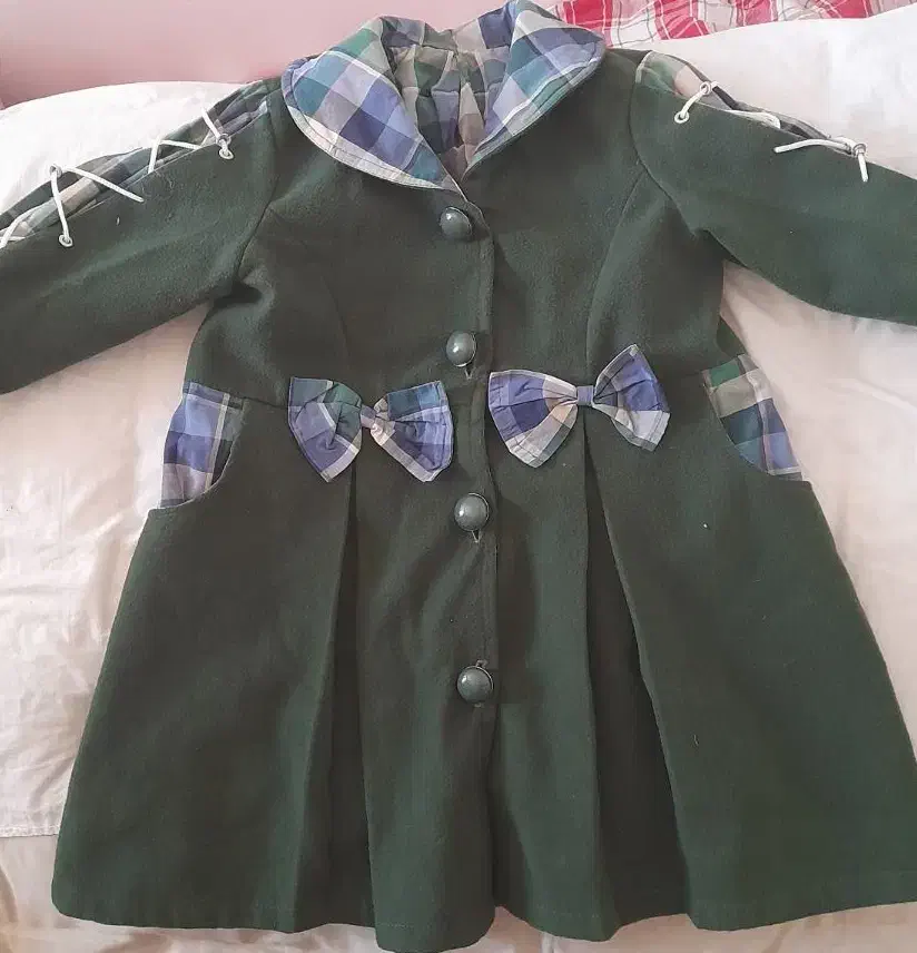 کاپشن|کفش و لباس بچه|جم, |دیوار