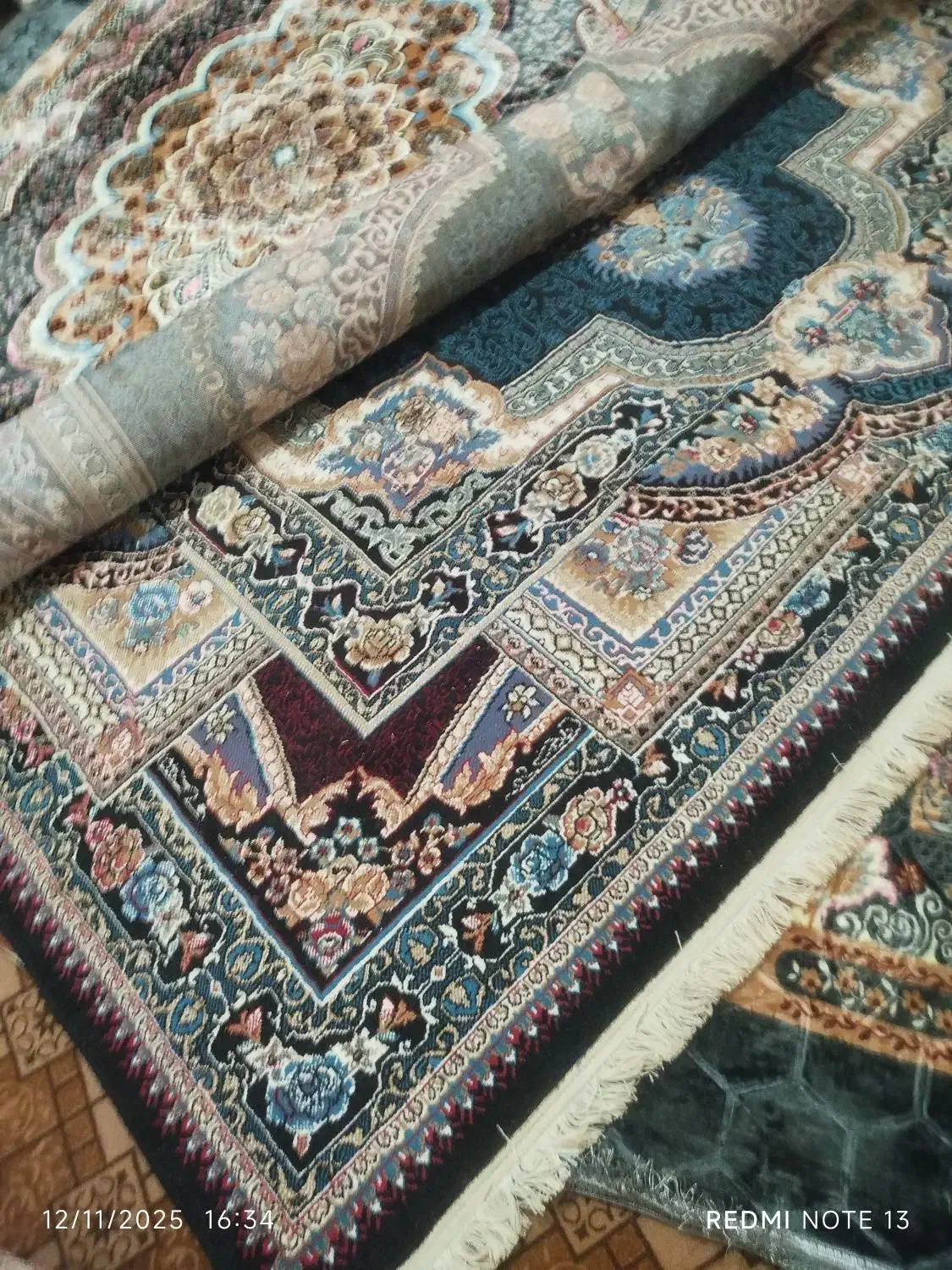 ی جفت قالی|فرش|گتوند, |دیوار