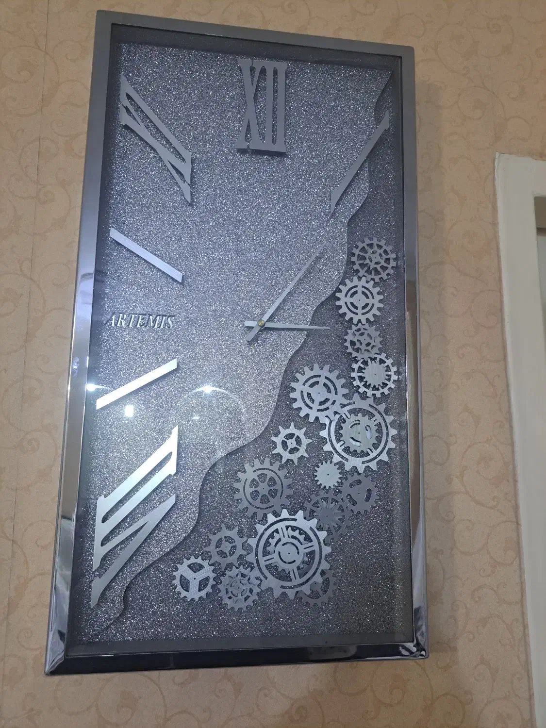 ساعت آرتمیس دیواری نقره ای|ساعت دیواری و تزئینی|تهران, مشیریه|دیوار
