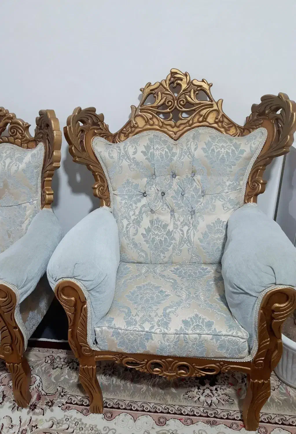 مبل سلطنتی بسیار تمیز|مبلمان خانگی و میز عسلی|میانه, |دیوار