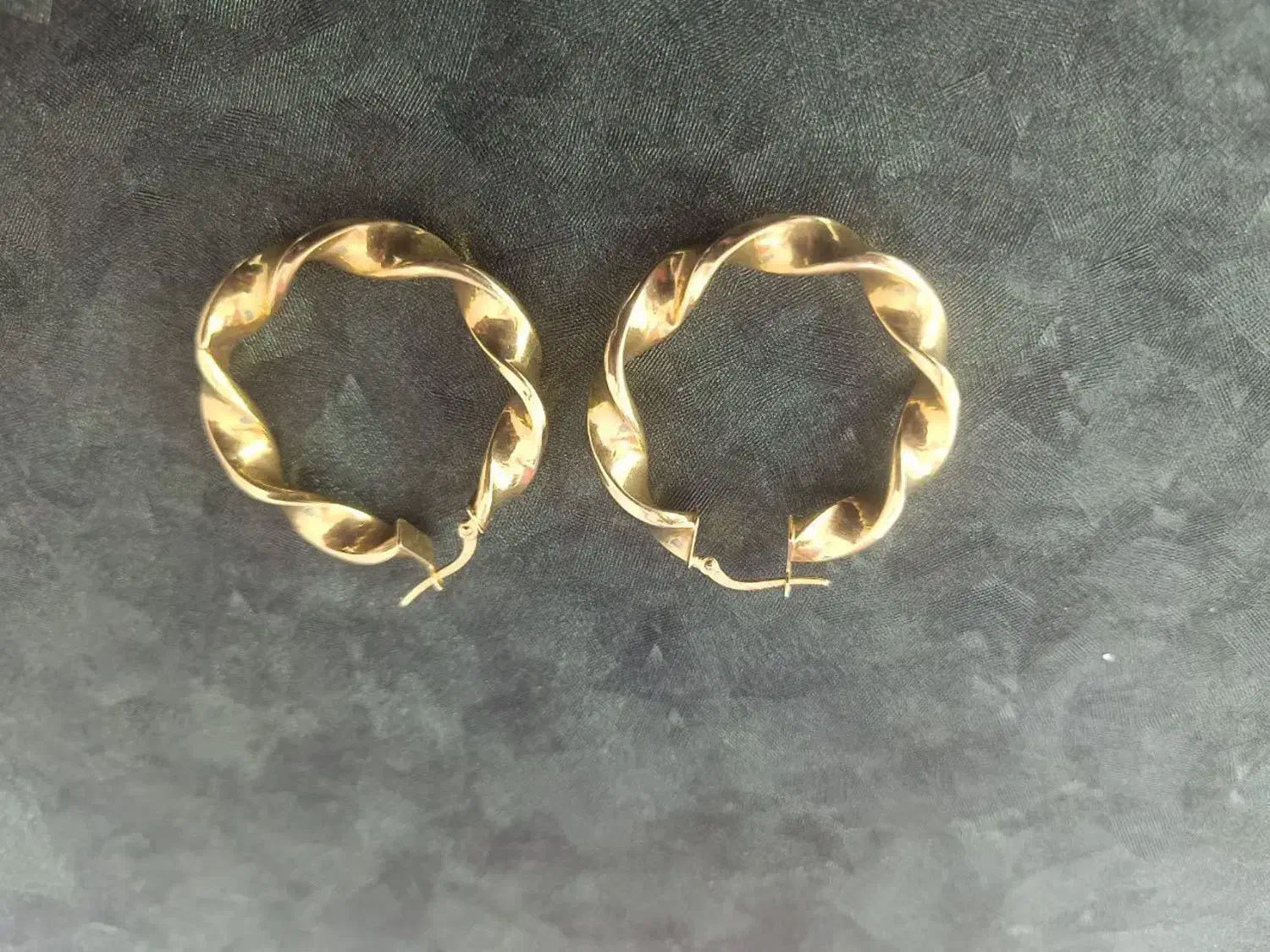 طلا در حد نو|جواهرات|قم, باجک یک|دیوار