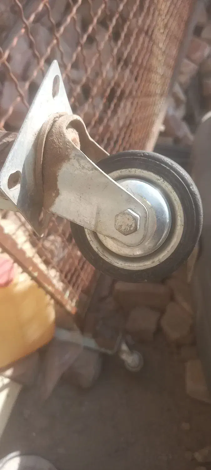 چهار پایه فلزی|فروشگاه و مغازه|زاهدان, |دیوار