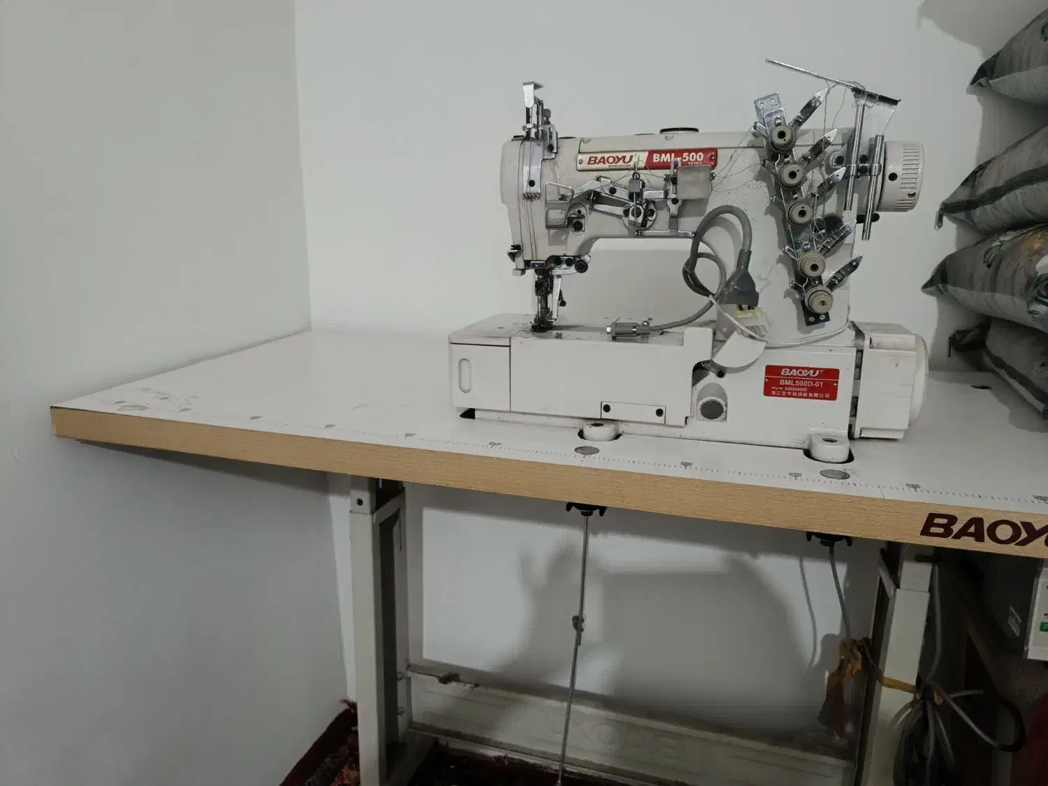 چرخ خیاطی میان دوز دینام سرور|چرخ خیاطی و ریسندگی|ملایر, |دیوار