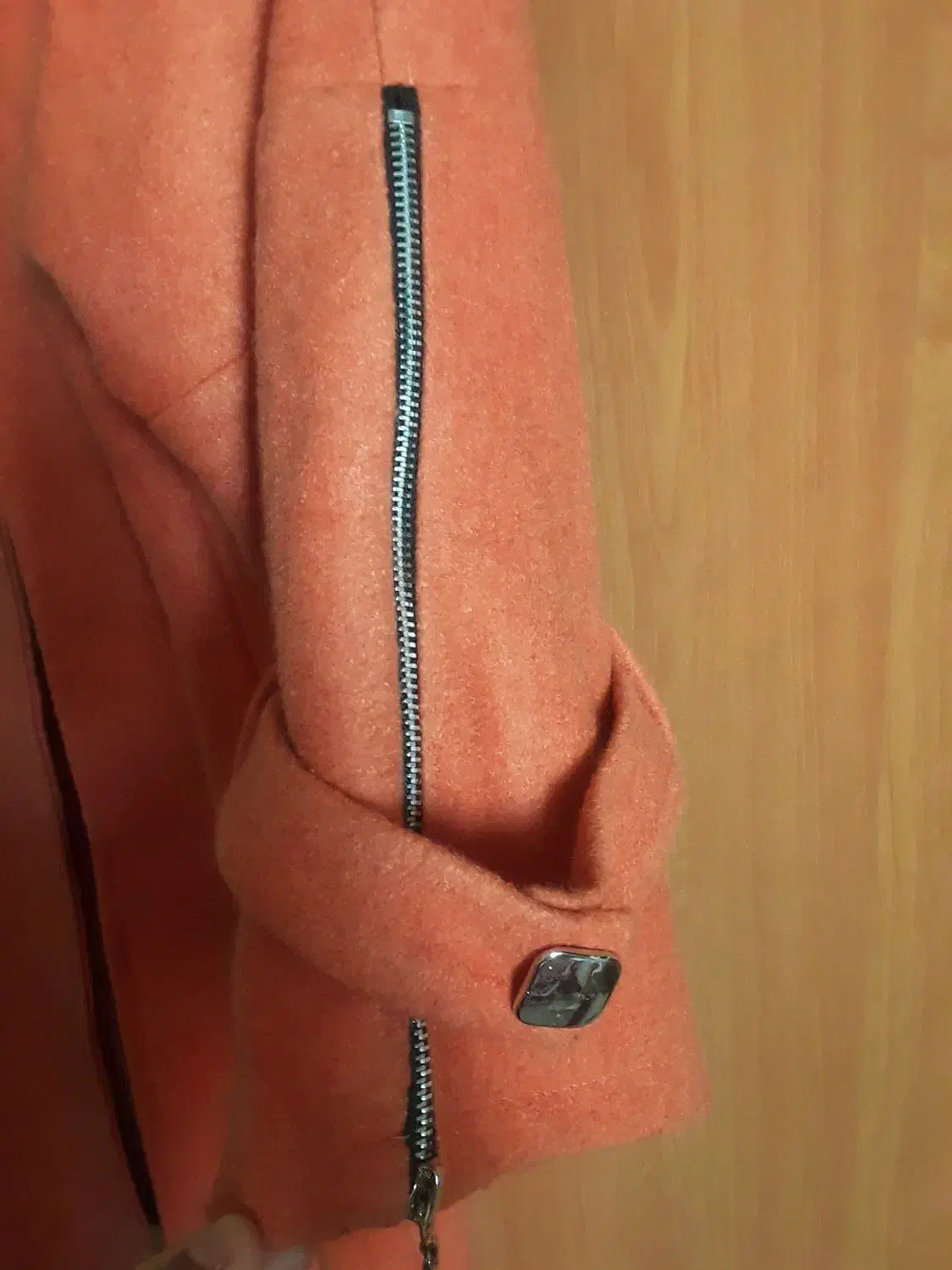 یه کریر بچه و پالتو زنانه|لباس|پیشوا, |دیوار