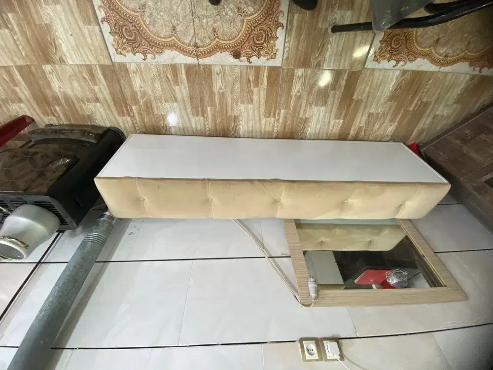 کاناپه دو متری و ی عدد چهل در چهل فروش فوری|مبلمان خانگی و میز عسلی|علی‌آباد کتول, |دیوار