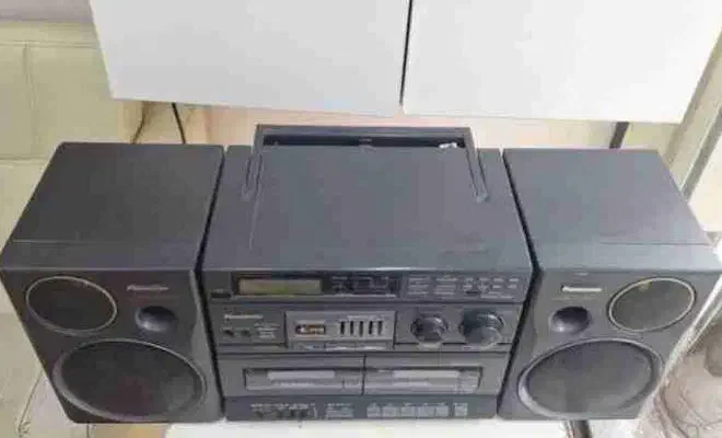 یک دستگاه ضبط پاناسونیک اصل  تا حد نو|سیستم صوتی خانگی|بروجرد, |دیوار