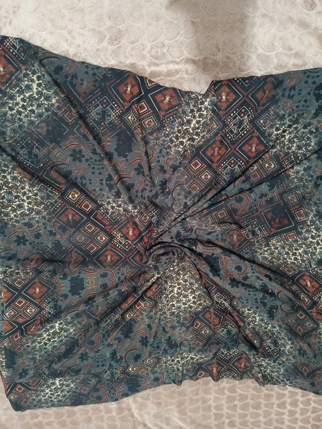 پارچه چادری نو|لباس|زنجان, |دیوار