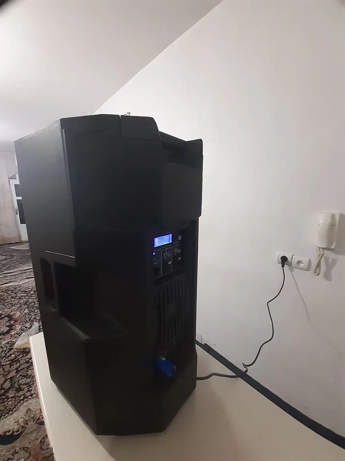 اسپیکر|صوتی و تصویری|ری, تصفیه خانه|دیوار