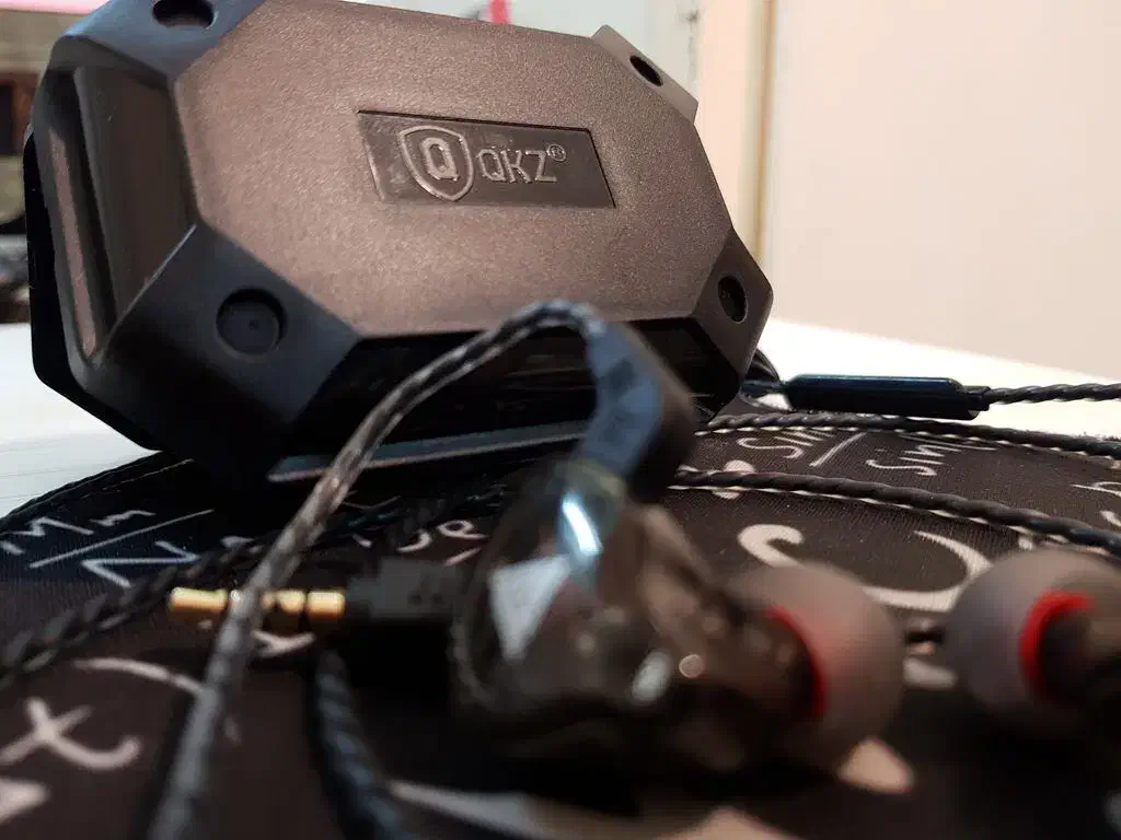 هندزفری کیو کی زد مدل AK6|لوازم جانبی موبایل و تبلت|فرخشهر, |دیوار