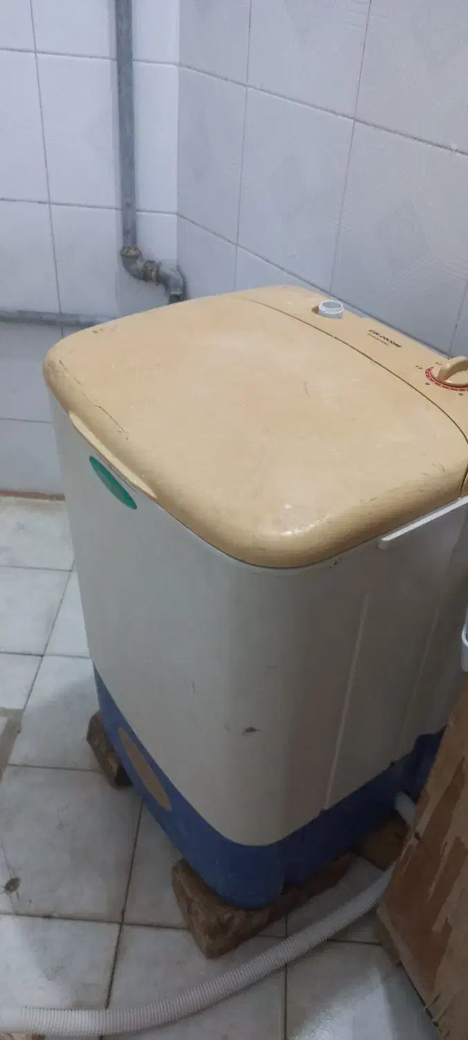 کهنه شور|ماشین لباسشویی و خشک‌کن لباس|شیراز, میدان قائم|دیوار