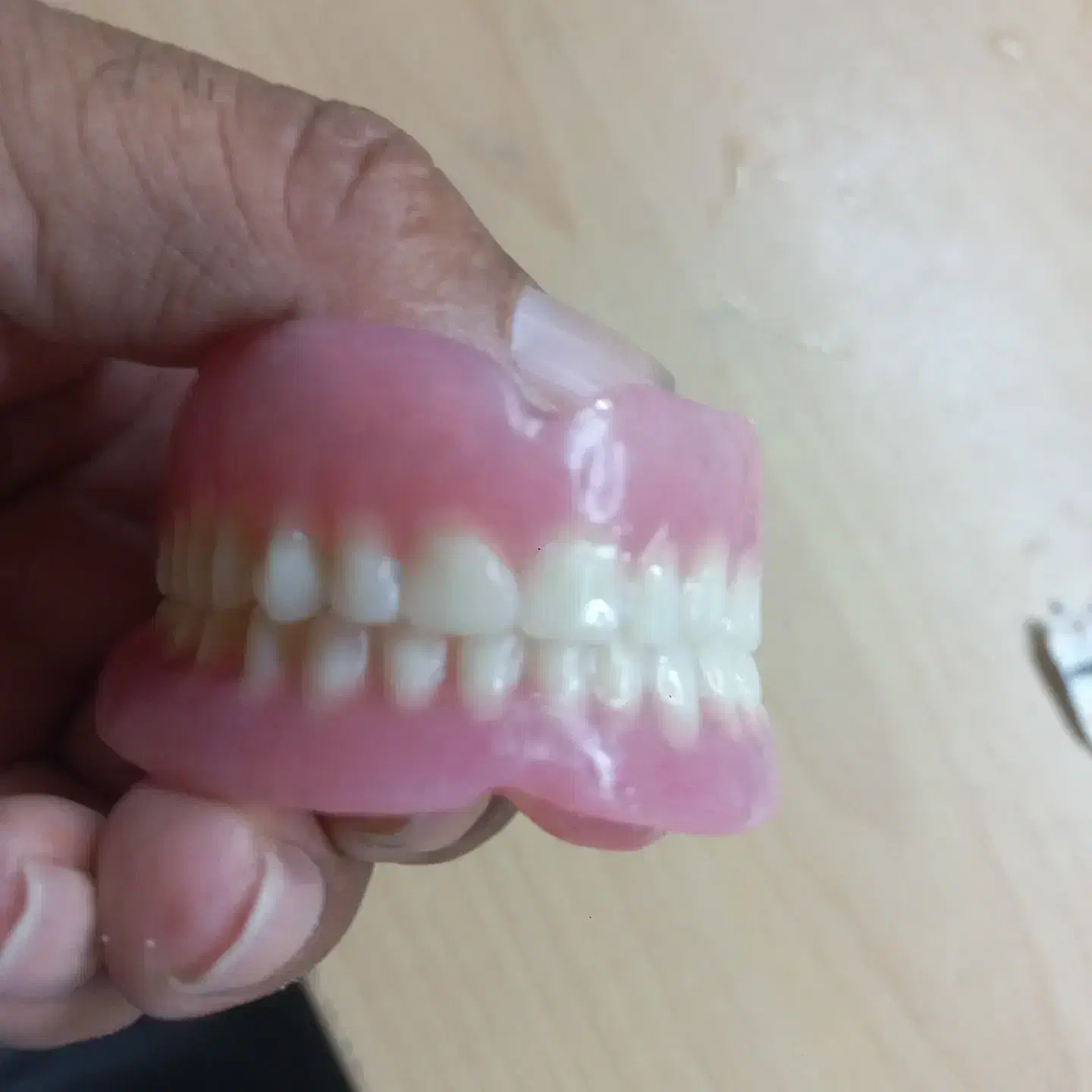 ساخت عنواع دندان مصنوعی ایرانی وخارجی|خدمات آرایشگری و زیبایی|آشخانه, |دیوار