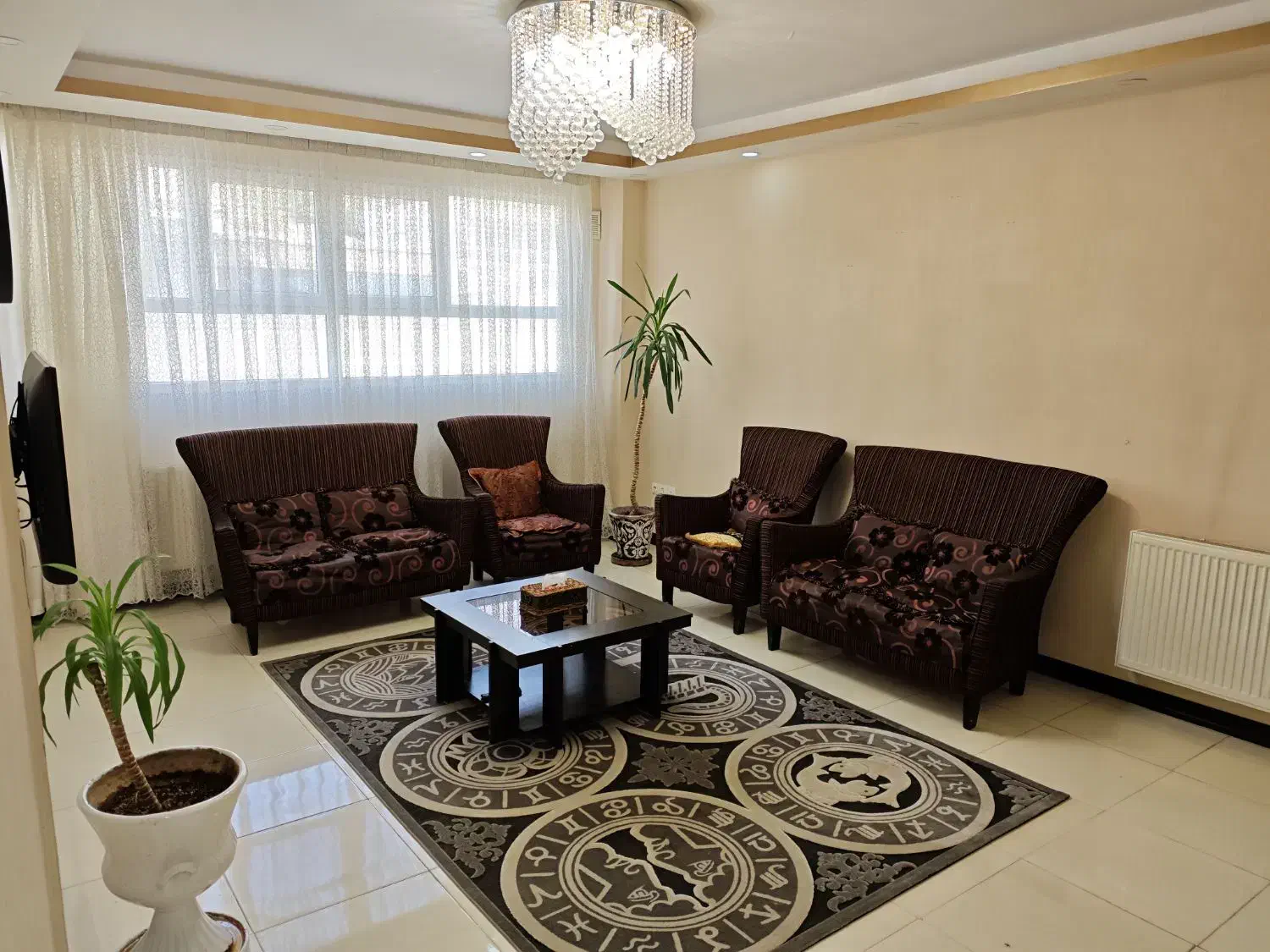 اجاره آپارتمان مبله نزدیک باغ دلگشا|اجارهٔ کوتاه‌مدت آپارتمان و سوئیت|شیراز, دلجو|دیوار