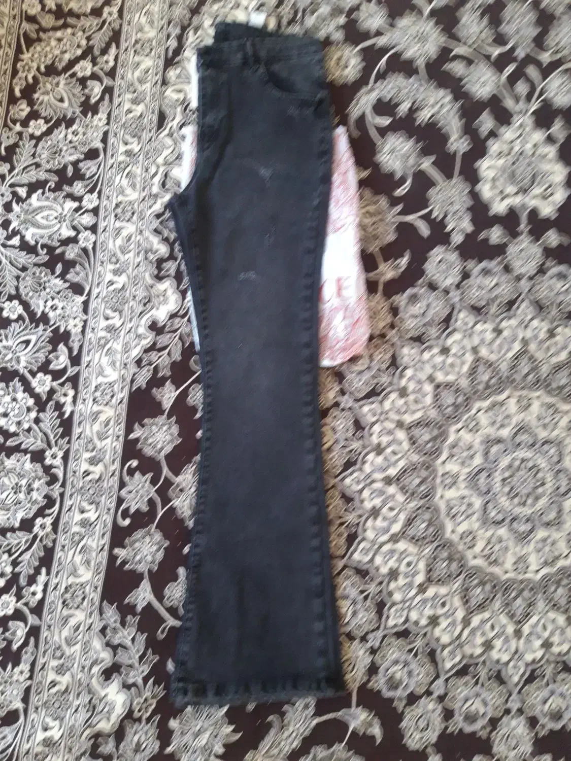 شلوار جین|لباس|شیراز, بعثت|دیوار