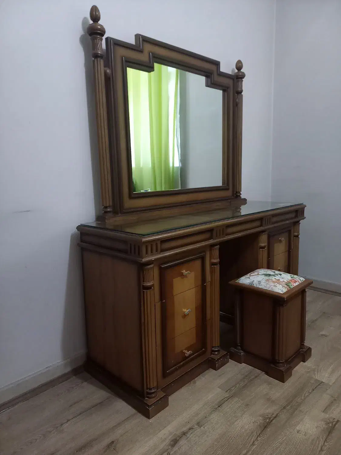 میز آرایش رویال و سفارشی|تخت و سرویس خواب|شیراز, دکتر حسابی|دیوار