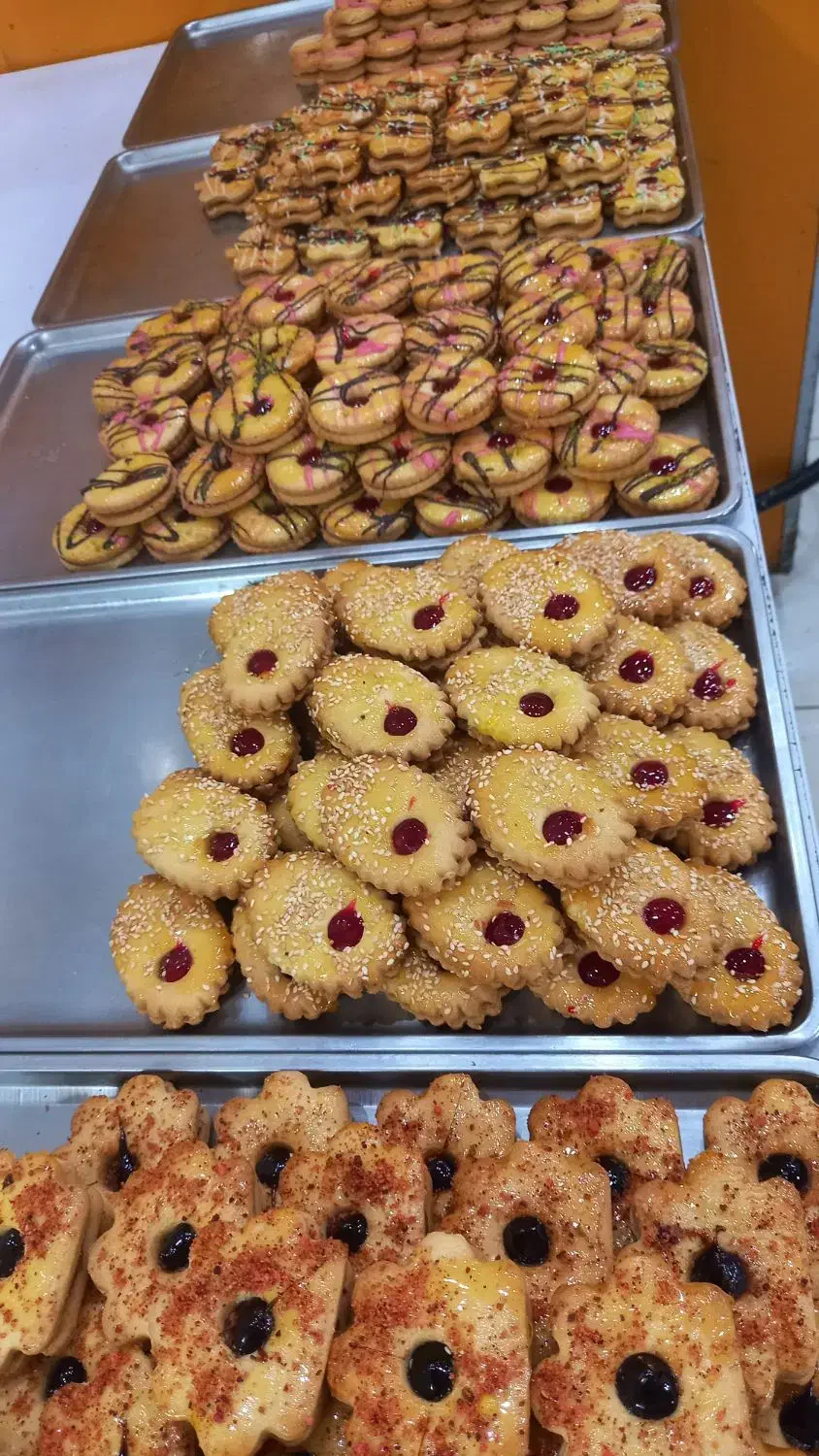 نیرو خانم .کار در کارگاه قنادی|استخدام خدمات فروشگاه و رستوران|سنندج, |دیوار