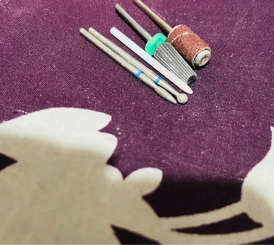 وسایل کاشت ناخن سر سوهان و.به صورت تکی وباهم ویژه|آرایشی، بهداشتی، درمانی|شیراز, پشم شیشه|دیوار