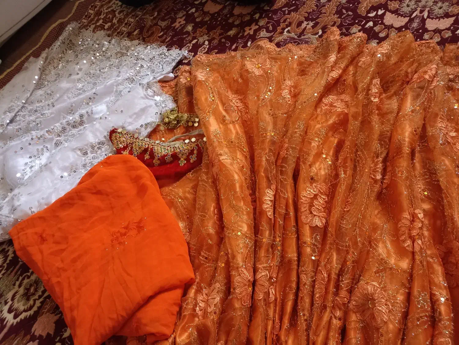 لباس محلی|لباس|اندیکا, |دیوار