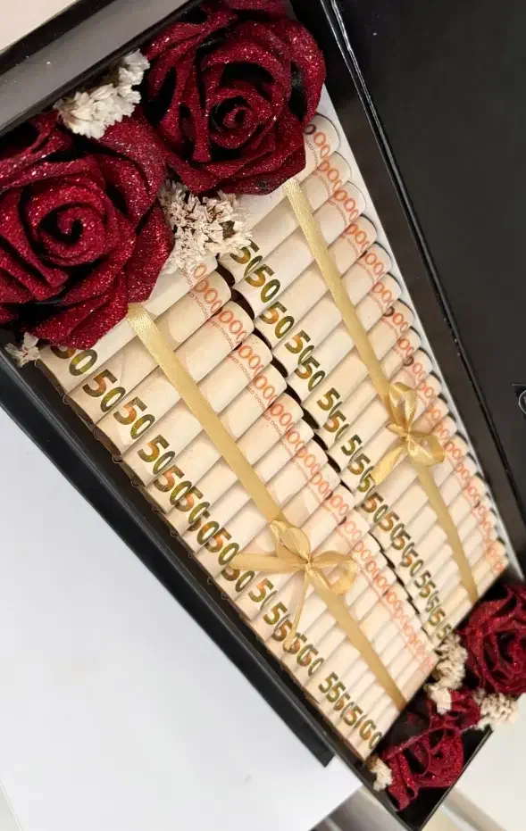 پول آرایی دسته گل روز مادر...|گل مصنوعی|اراک, |دیوار