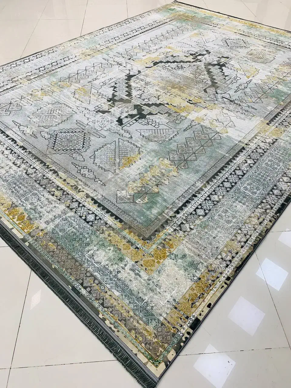 فرش نفیس&تار و پودی نفیس|فرش|شیراز, میانرود|دیوار