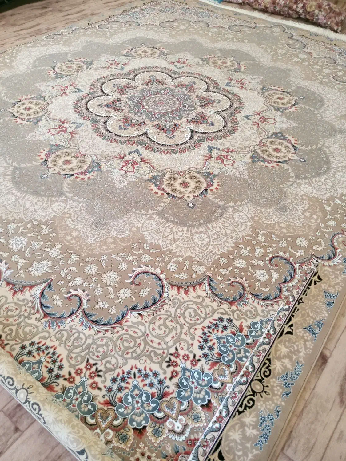 قالی نو گل برجسته|فرش|بجنورد, |دیوار