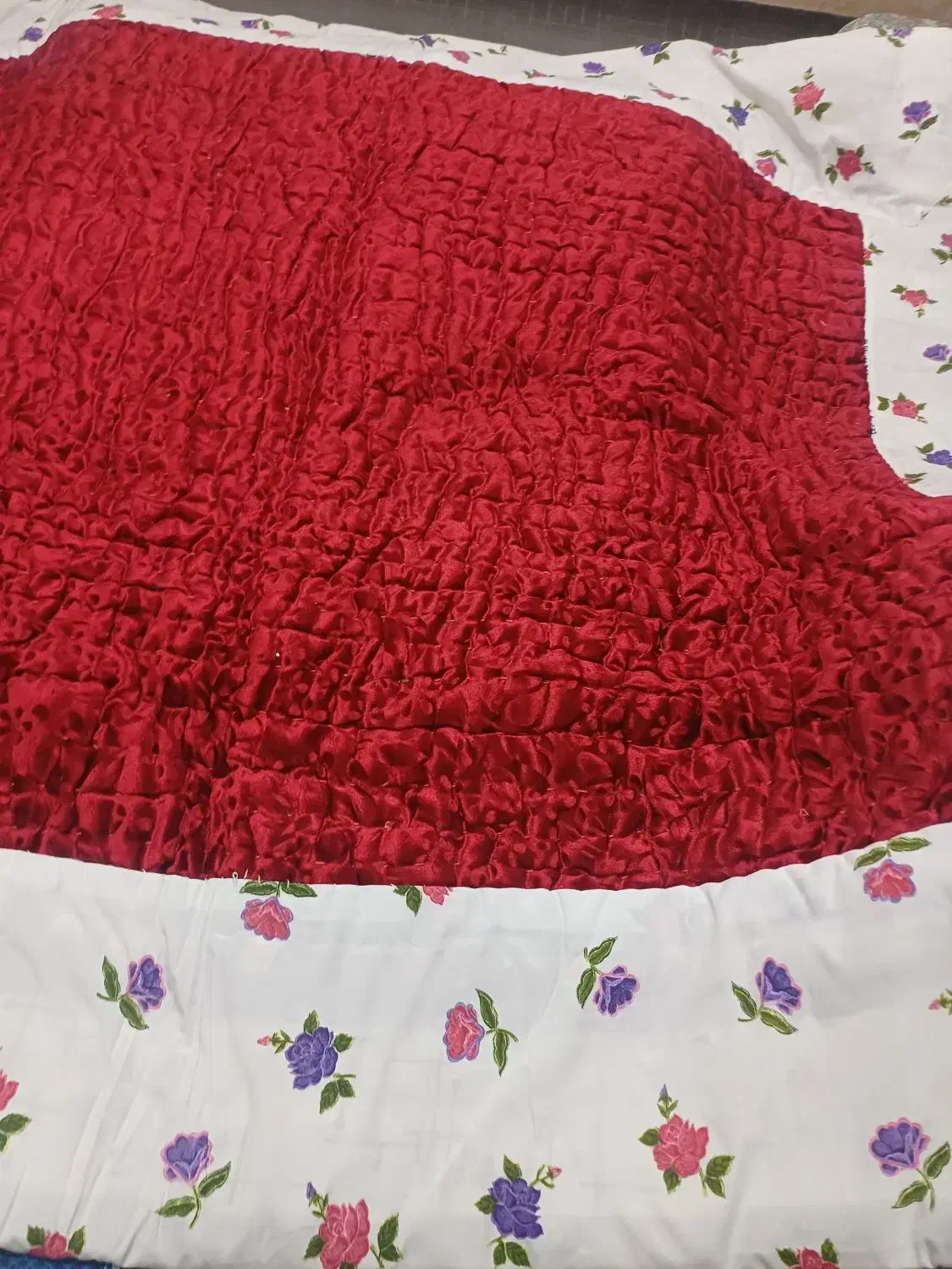 لحاف در حد نو|رختخواب، بالش، پتو|قم, زاد|دیوار