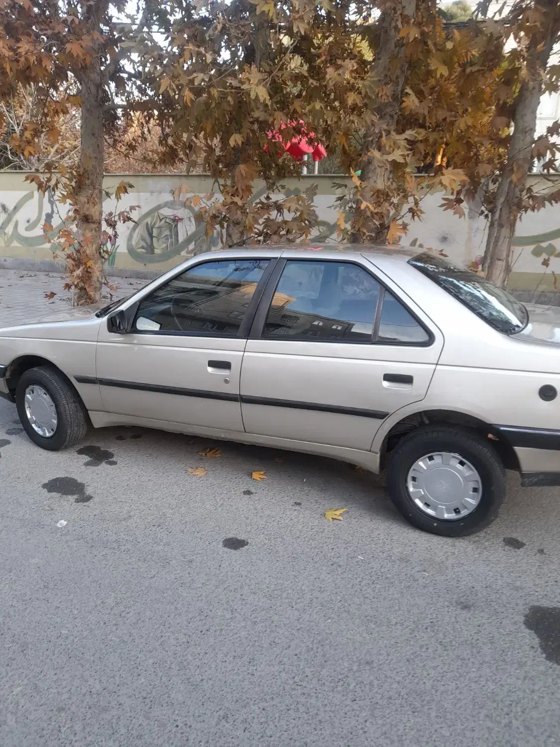 پژو۴۰۵ مدل ۸۳|خودرو سواری و وانت|صفادشت, |دیوار