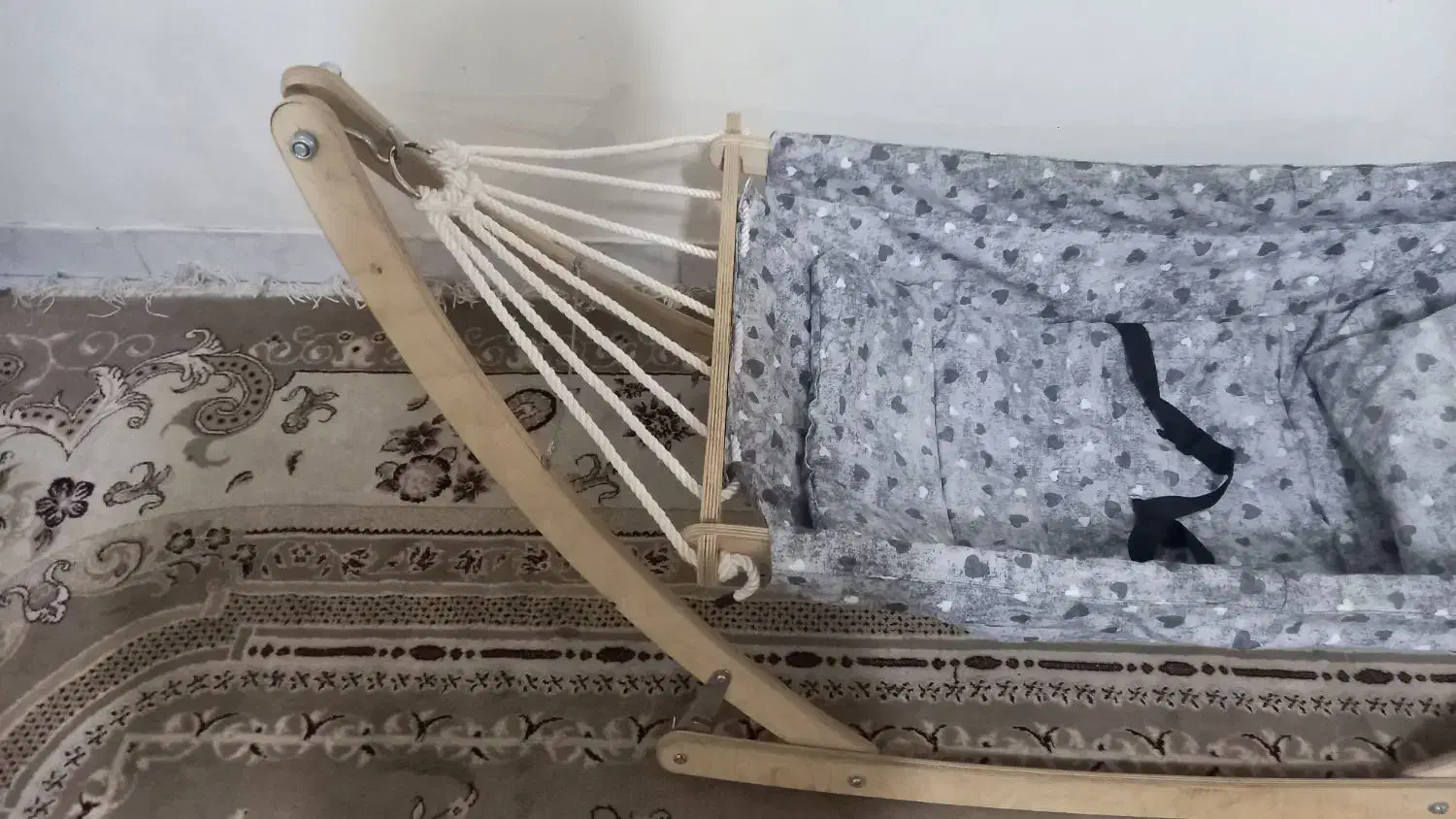 گهواره بچه نو|اسباب و اثاث بچه|اندیشه, شهرک کوثر|دیوار