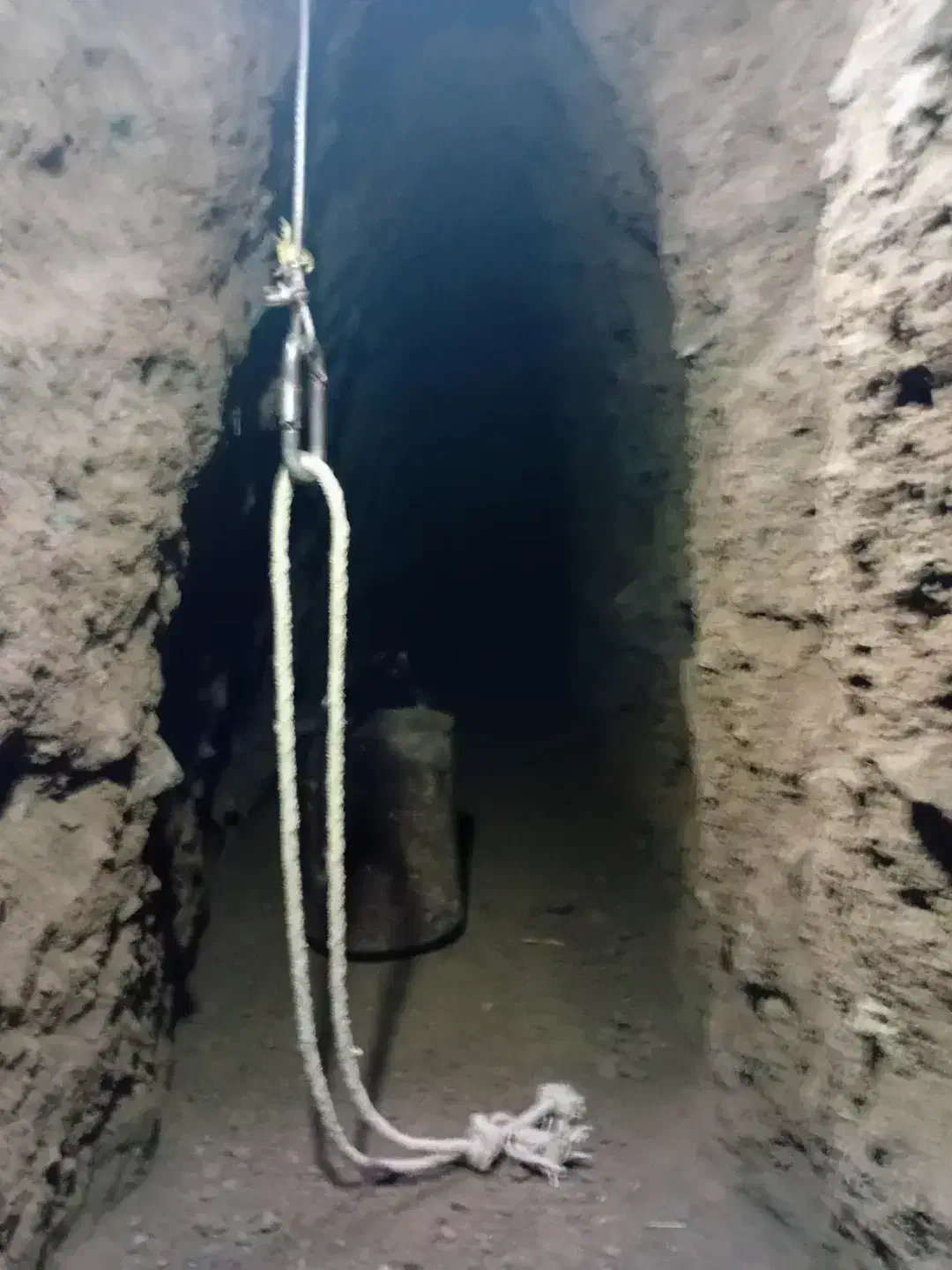 چاه کن مغنی|خدمات پیشه و مهارت|شهریار, کردزار|دیوار