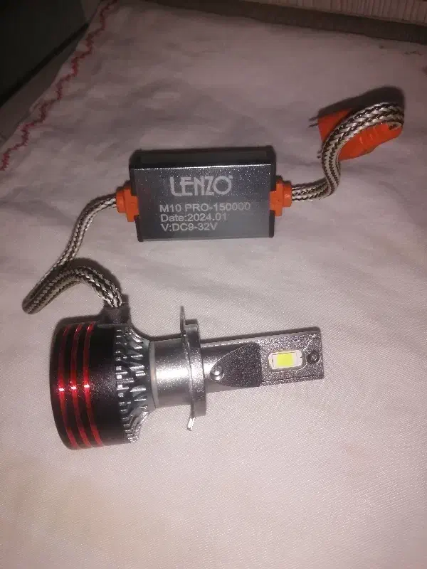 یک عدد هدلایت باکیفیت|قطعات یدکی و لوازم جانبی|آزادشهر, |دیوار