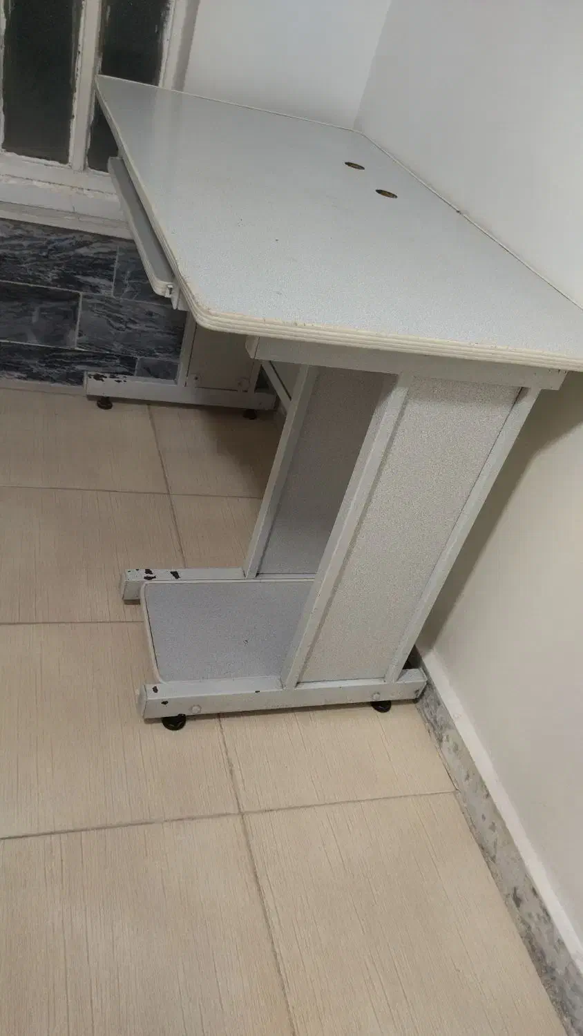 میز کامپیوتر|میز تحریر و کامپیوتر|بروجرد, |دیوار