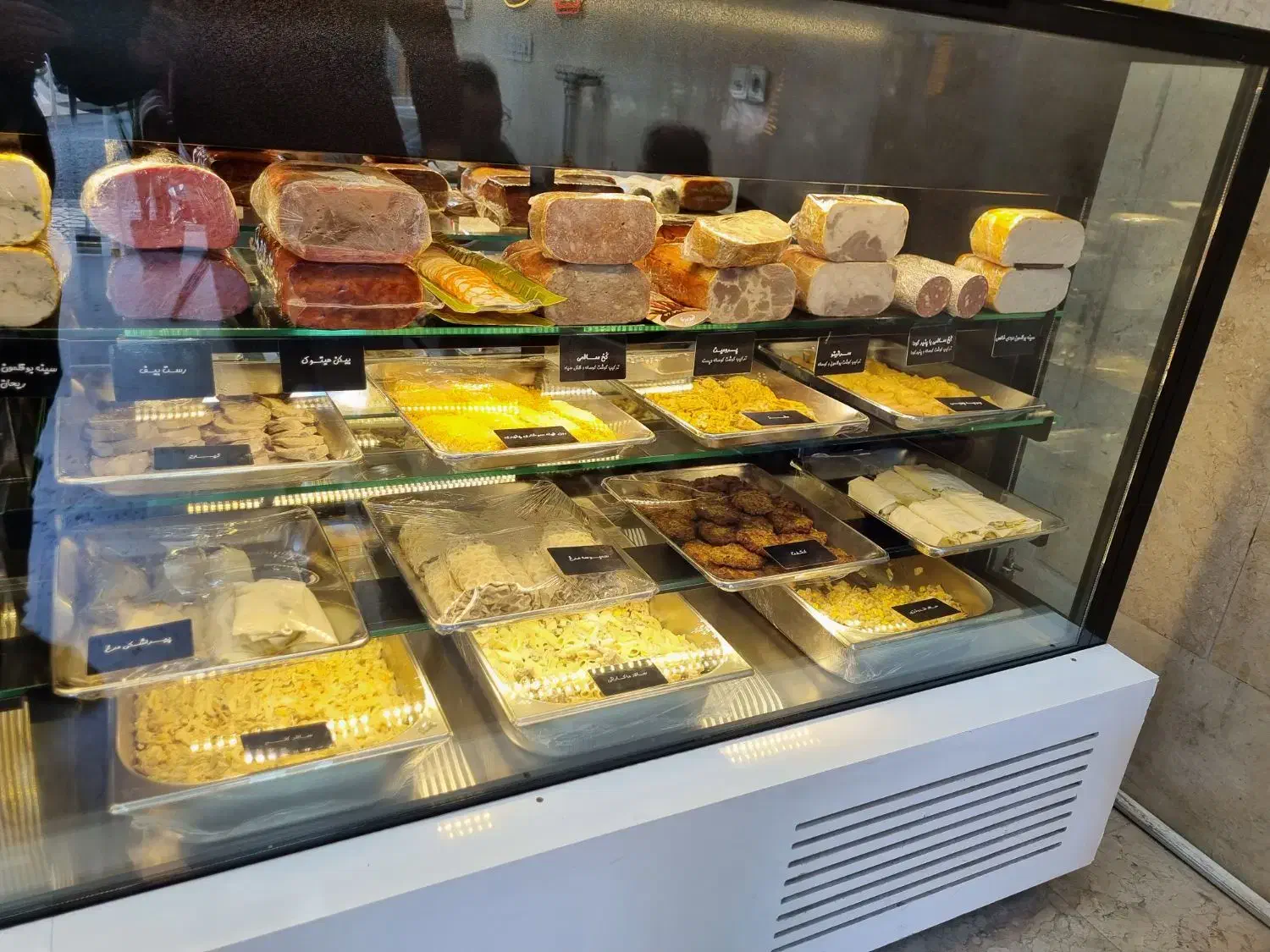 نیروی ساده ساندویچی|استخدام خدمات فروشگاه و رستوران|تهران, حکیمیه|دیوار