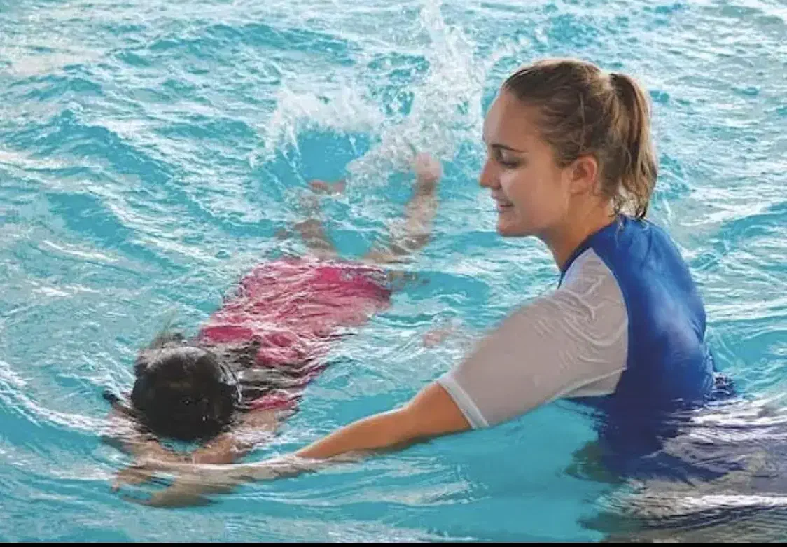 آموزش شنا ویژه بانوان و کودکان|خدمات آموزشی|قزوین, |دیوار