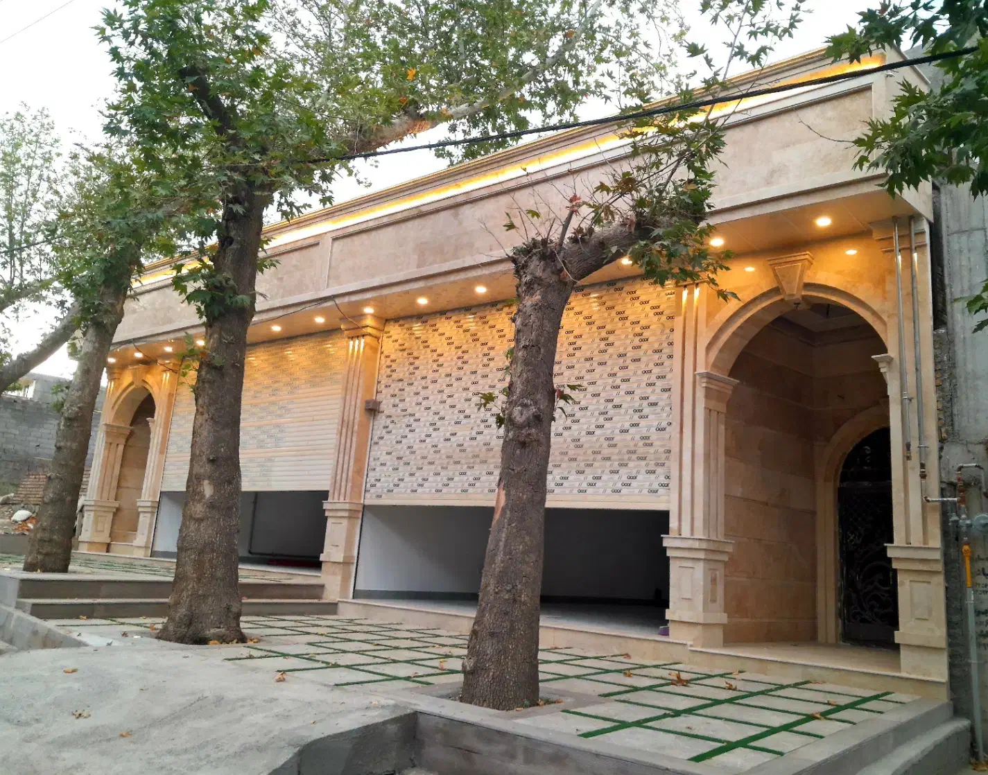 مغازه بزرگ|اجارهٔ مغازه و غرفه|خوی, |دیوار