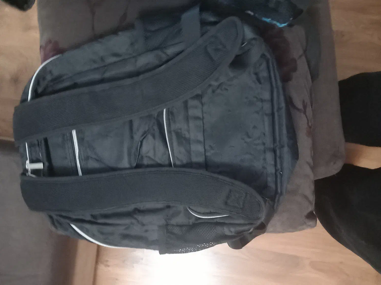 کوله پشتی|کیف، کفش، کمربند|رشت, استادسرا|دیوار