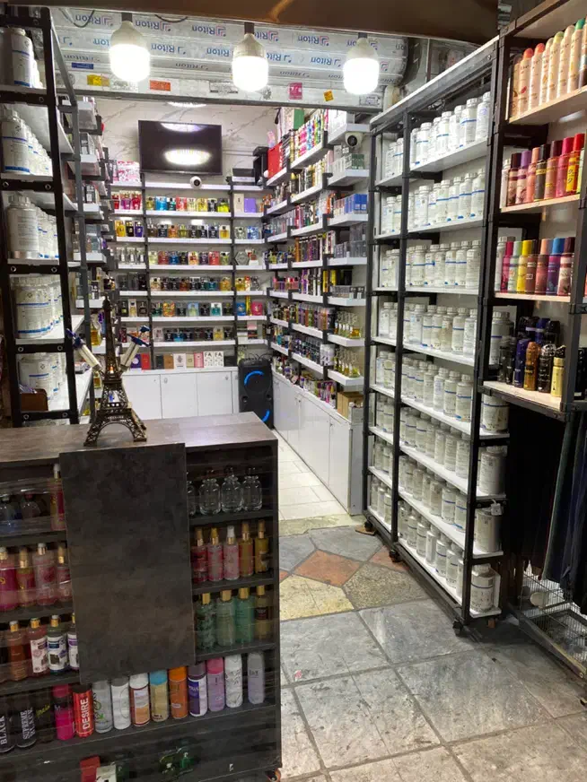 فروشنده عطرو ادکلن|استخدام بازاریابی و فروش|تهران, نازی‌آباد|دیوار