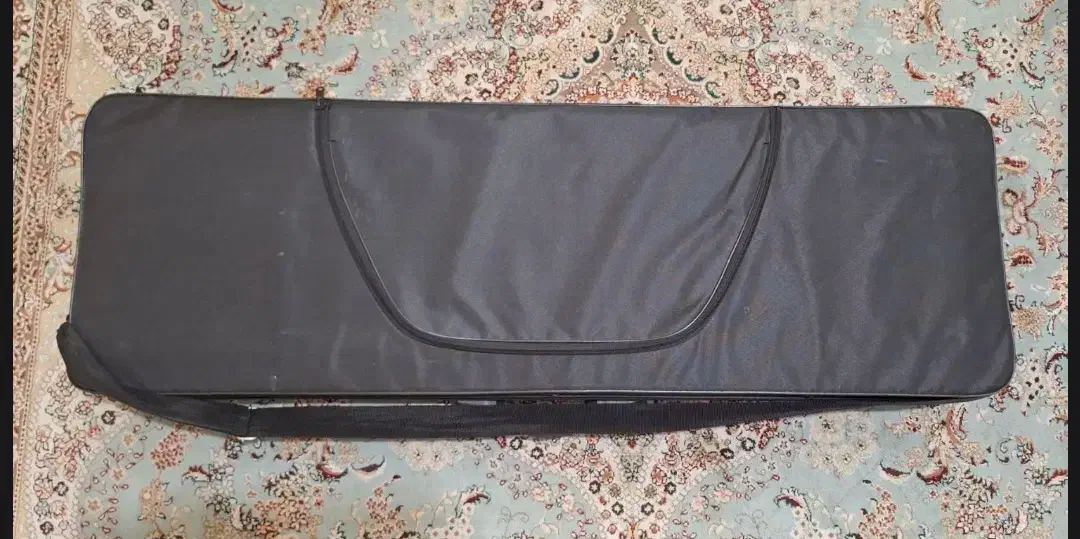 سنتور سالاری|سازهای سنتی|رودهن, |دیوار