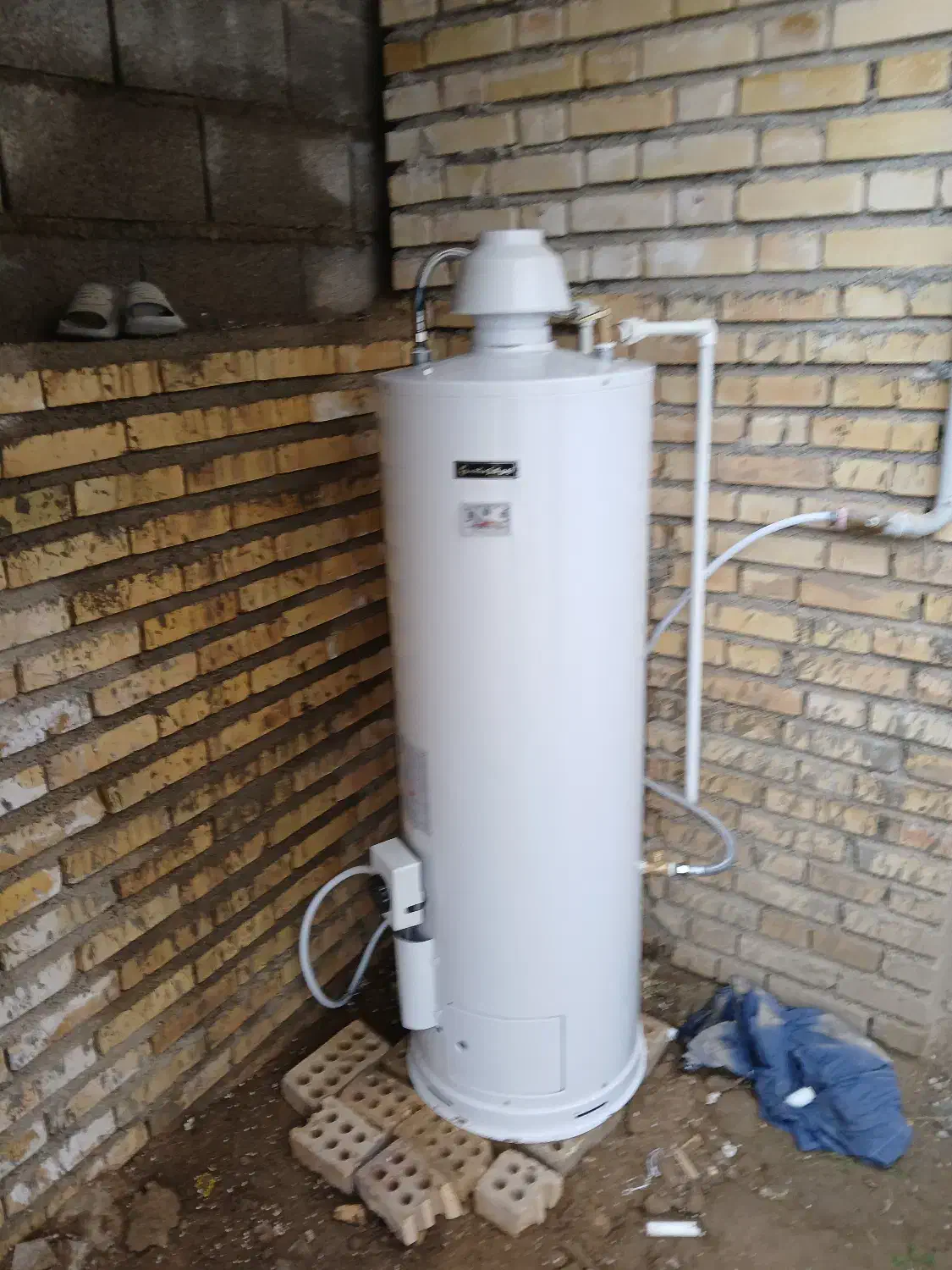 نصب آبگرمکن کن نصب دینام|خدمات پیشه و مهارت|گنبد کاووس, |دیوار